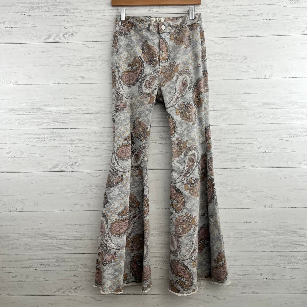 We the Free Just Float On Flare Jeans in Paisley Print Size 27